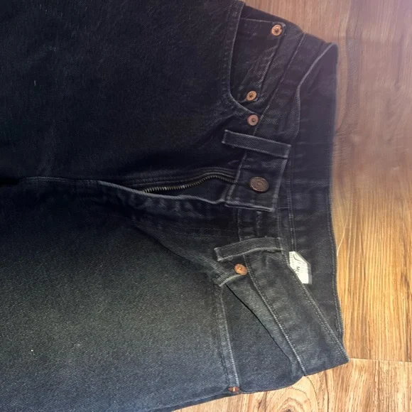 Black Levi’s thrifted - Picture 4 of 6